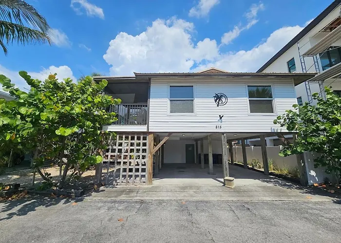 Apartment El Palmar - Unit 1 Across From The Beach. Clearwater Beach