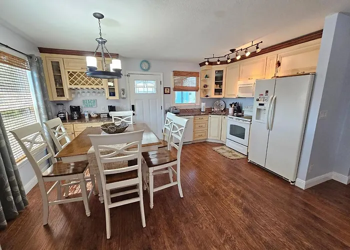 El Palmar - Unit 1 Across From The Beach. Clearwater Beach